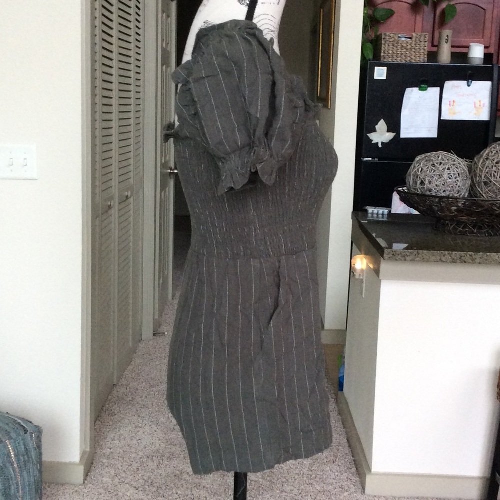 🎉 Cute Tularosa Romper 🎉 - Picture 4 of 8